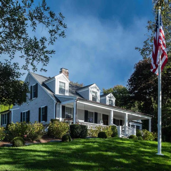 harbor hill cottage exterior front lawn